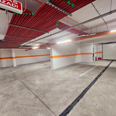 Montara Lux & Sa Parkingom 公寓